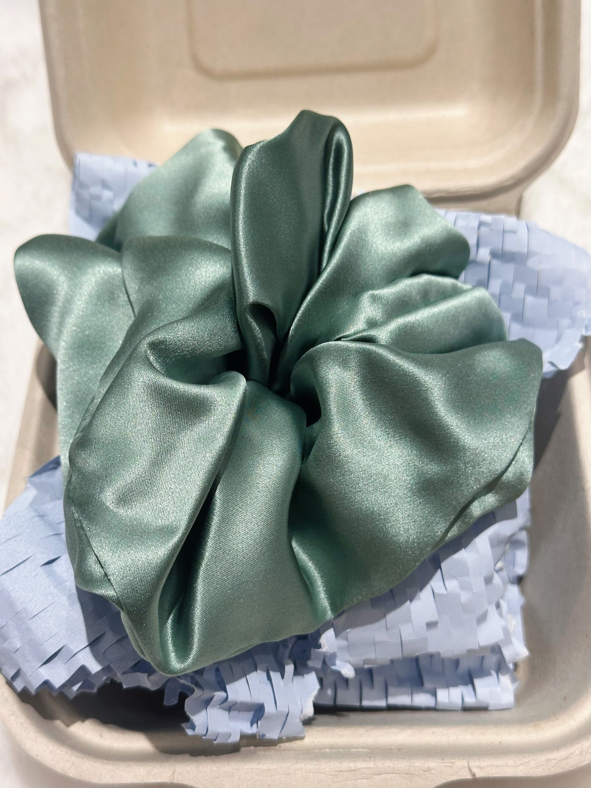 Dalia Premium Silk Srunchies