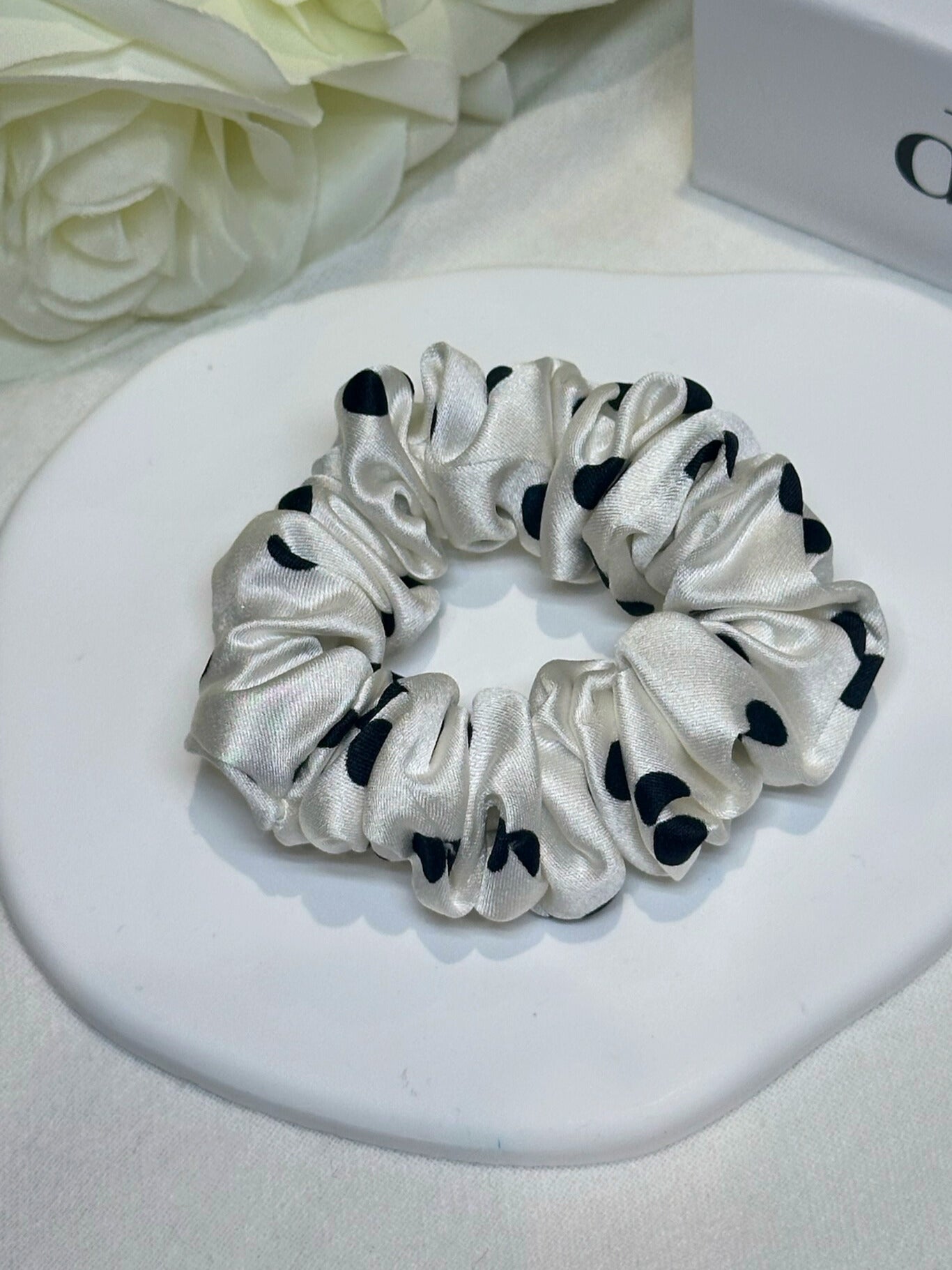 Small Dahlia Polka Mulberry Silk Srunchies