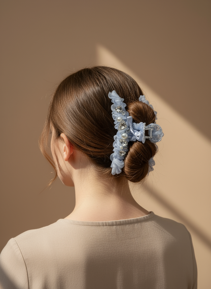 Pince à cheveux en organza ornée de bijoux