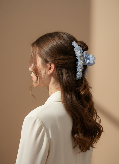 Pince à cheveux en organza ornée de bijoux
