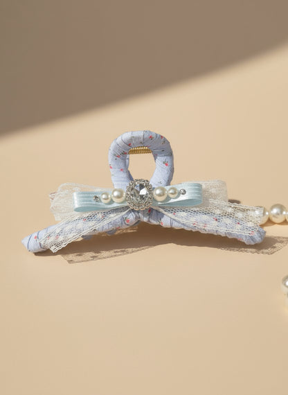 Pince à cheveux Jessie en dentelle florale ornée de bijoux