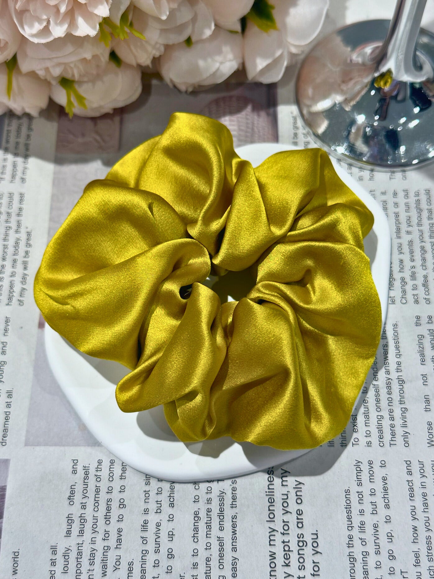 Large Dalia Mulberry Silk Scrunchies