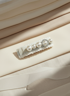 Evette Pearl Flat Bow