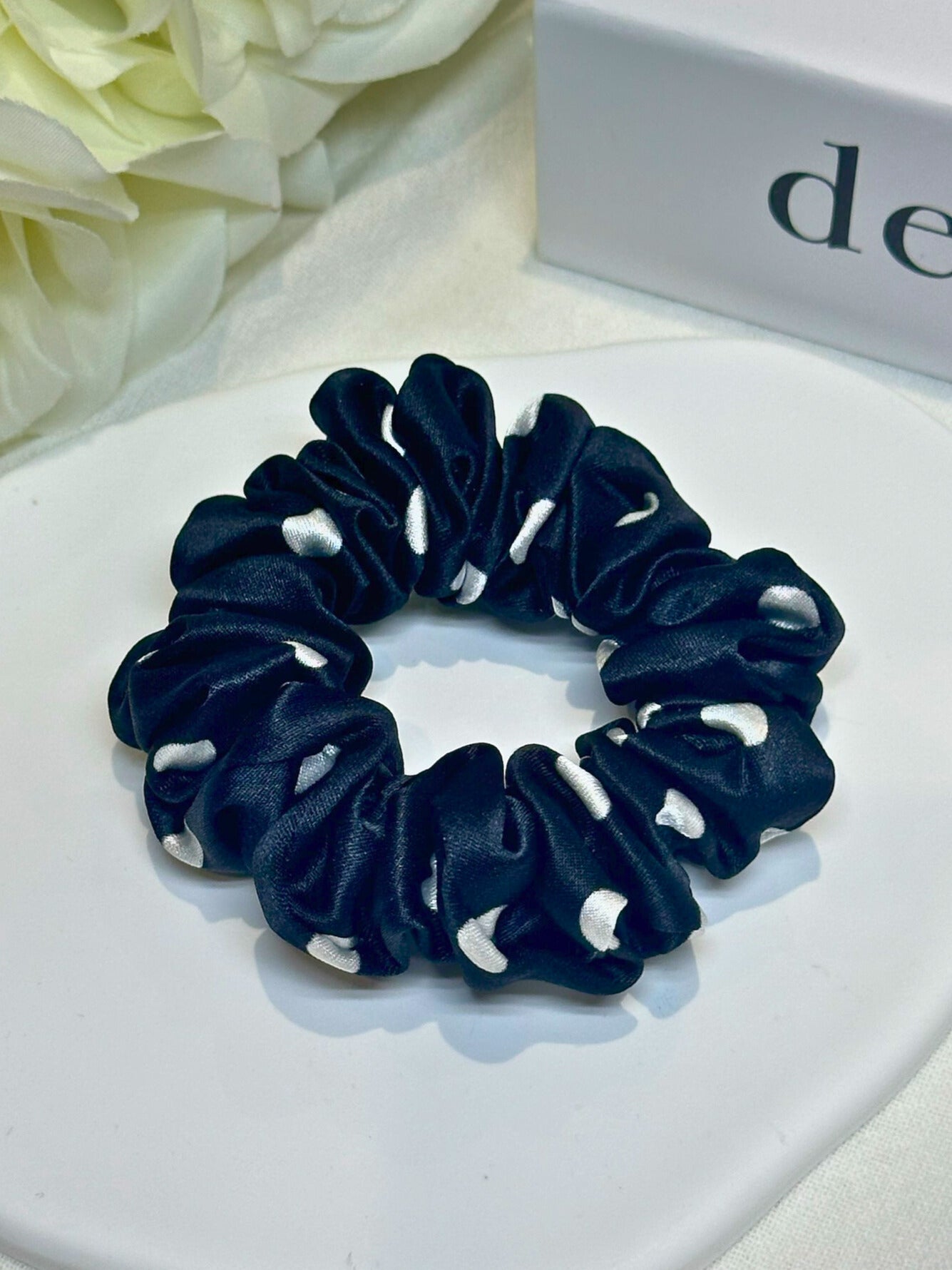 Small Dahlia Polka Mulberry Silk Srunchies