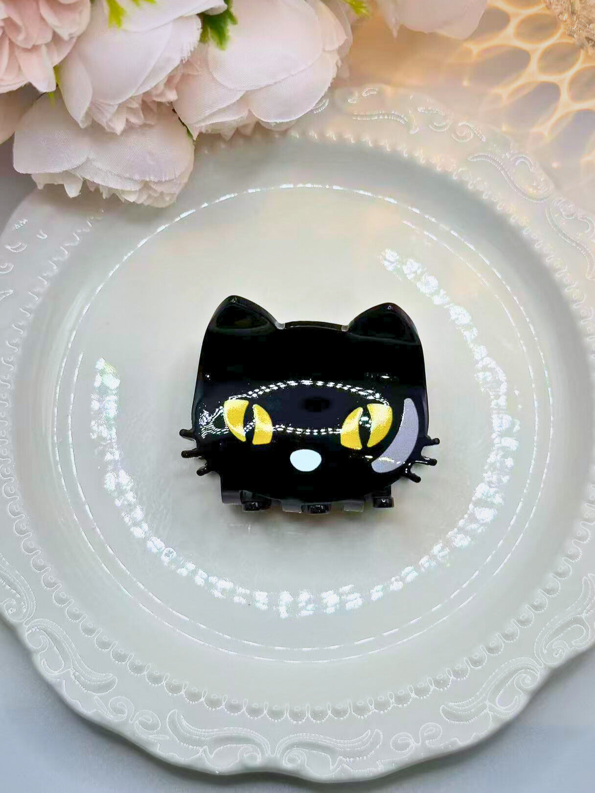 Small Character Hair Claw