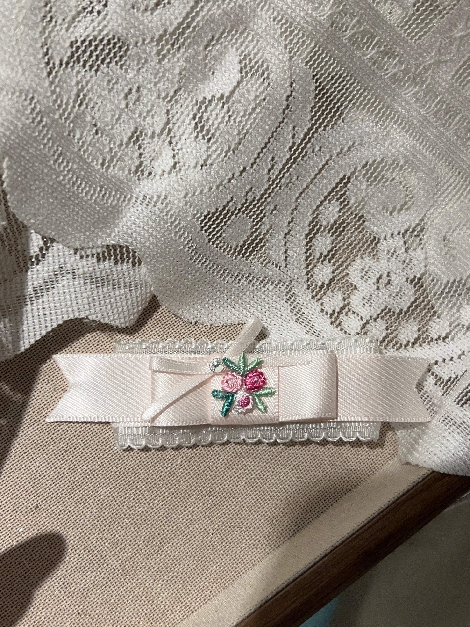 Hibiscus Embroidery Lace Flat Bow