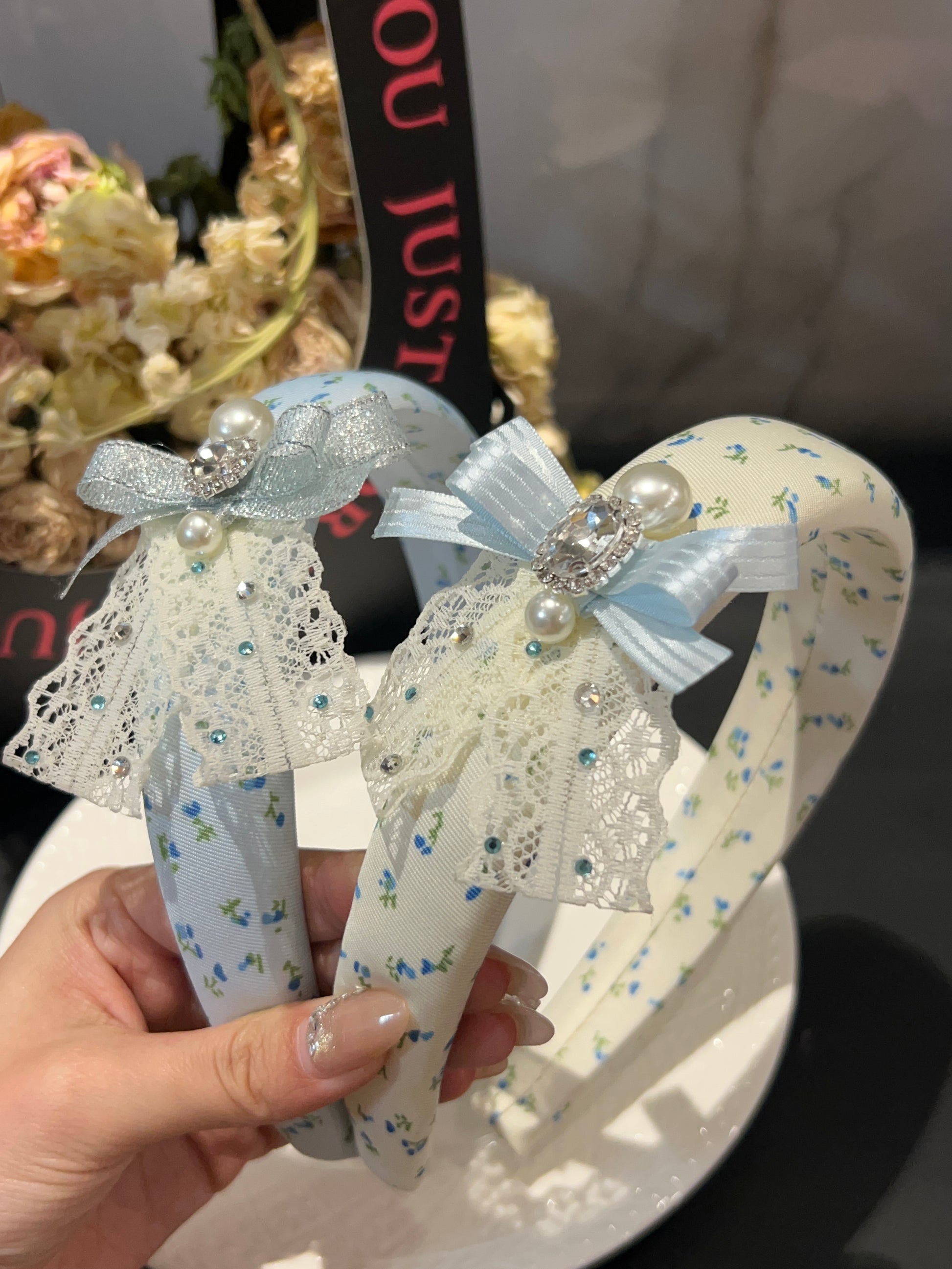 Leslie 花卉蕾丝发带