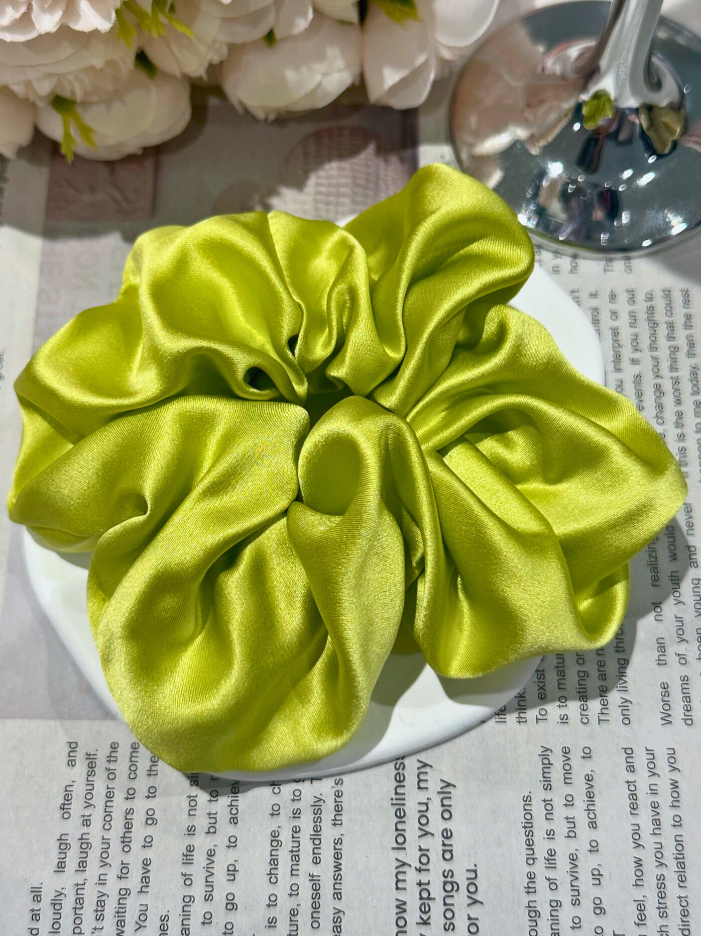 Large Dalia Mulberry Silk Scrunchies