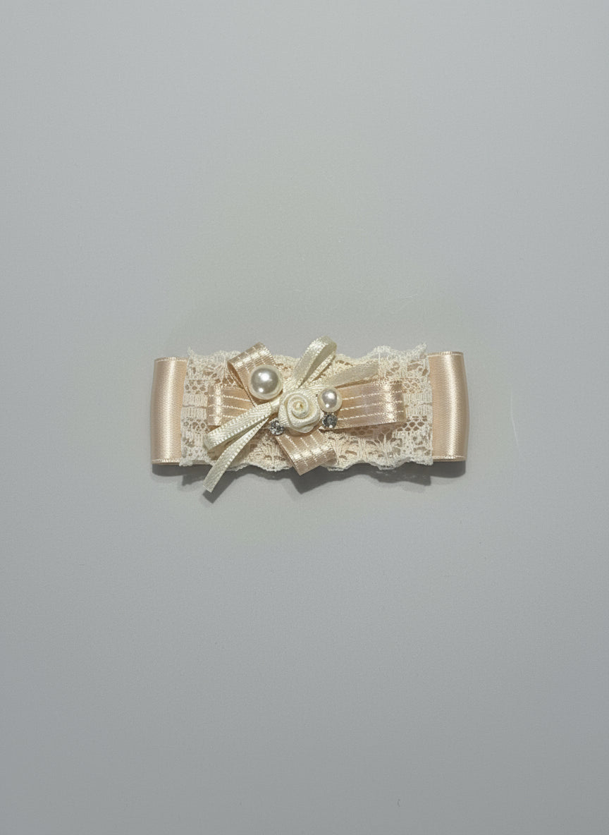 Nœud plat orné de bijoux Luna