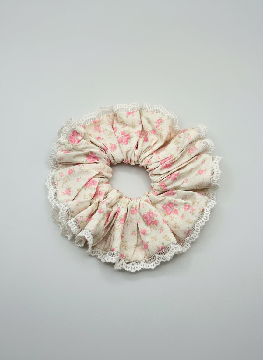 Valentina Lace Scrunchies
