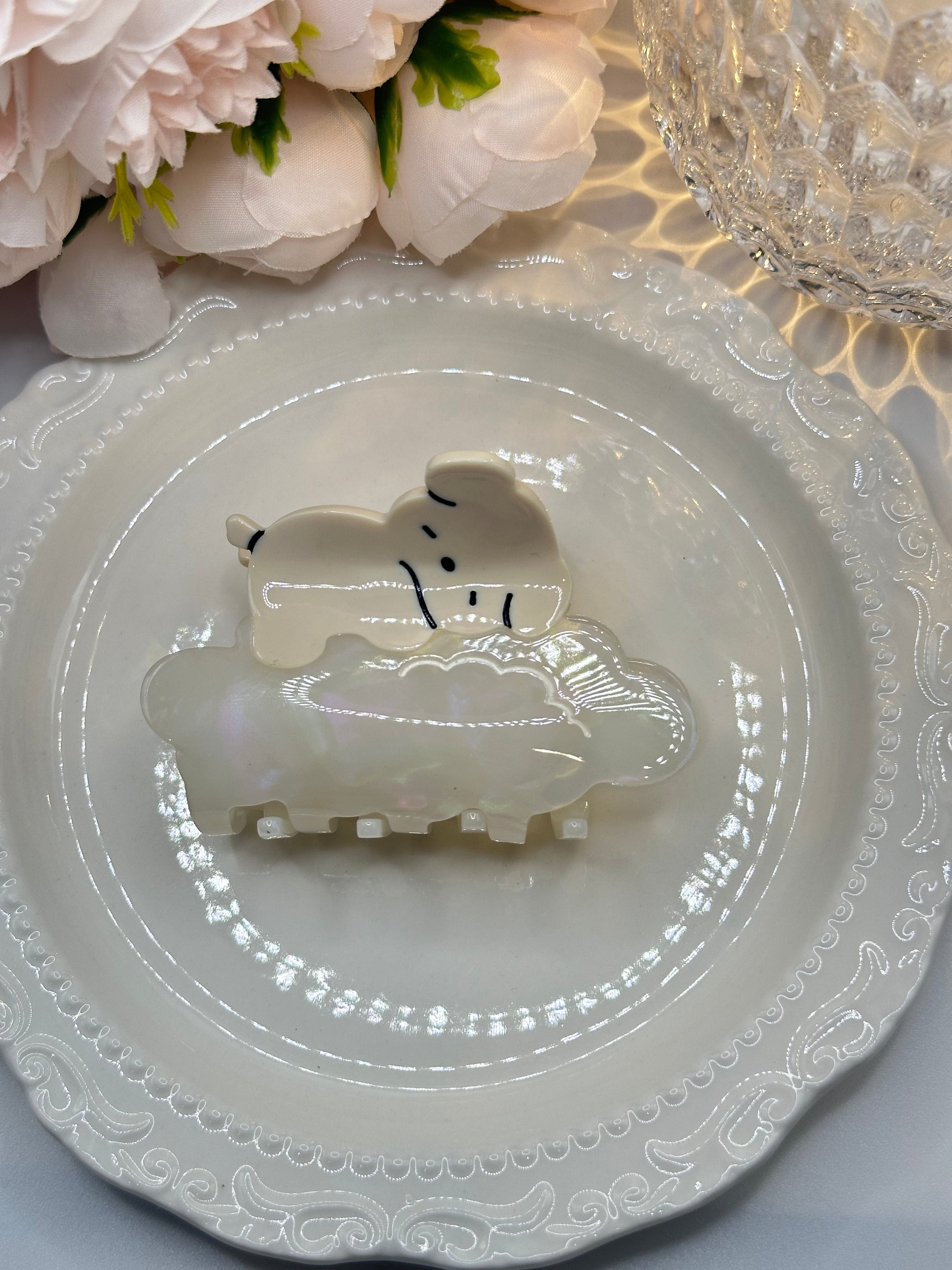 Fluffy Sleepy Dog Hair Claw