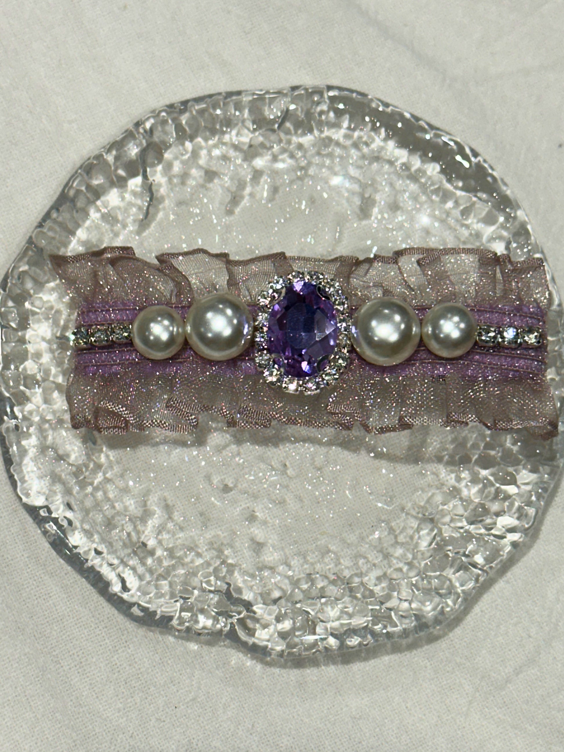 Avril Organza Clip
