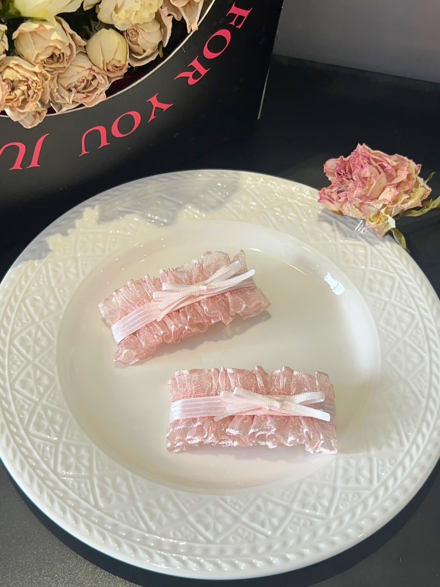 Lilian Crepe Organza Flat Bow