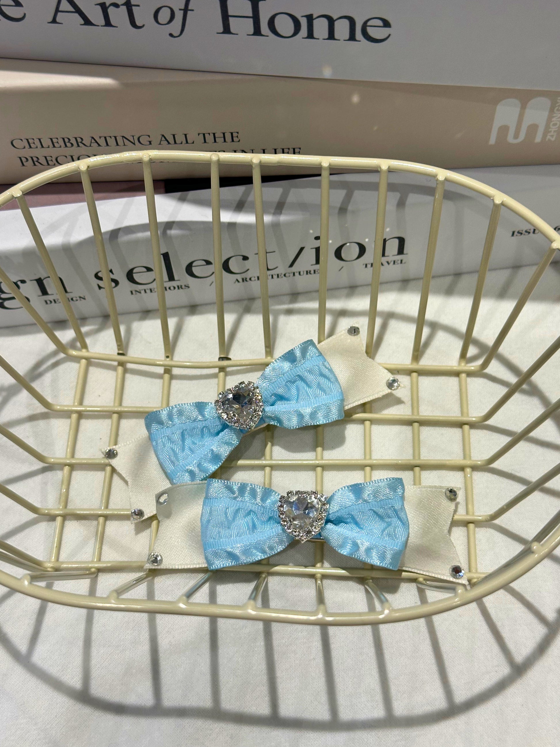 Dreamy Decked Bow Clip