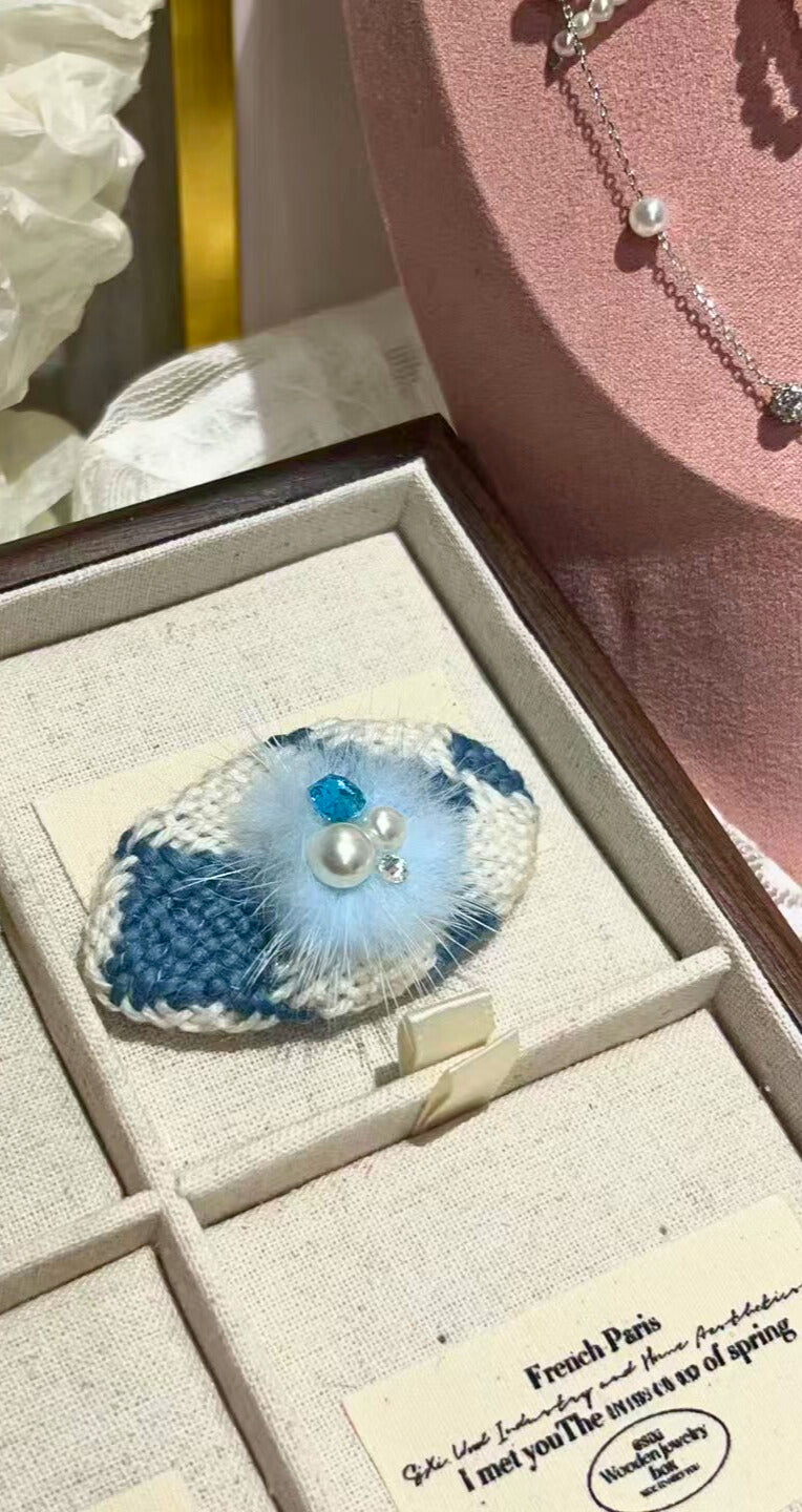 Shirley Pom  Pom Clip