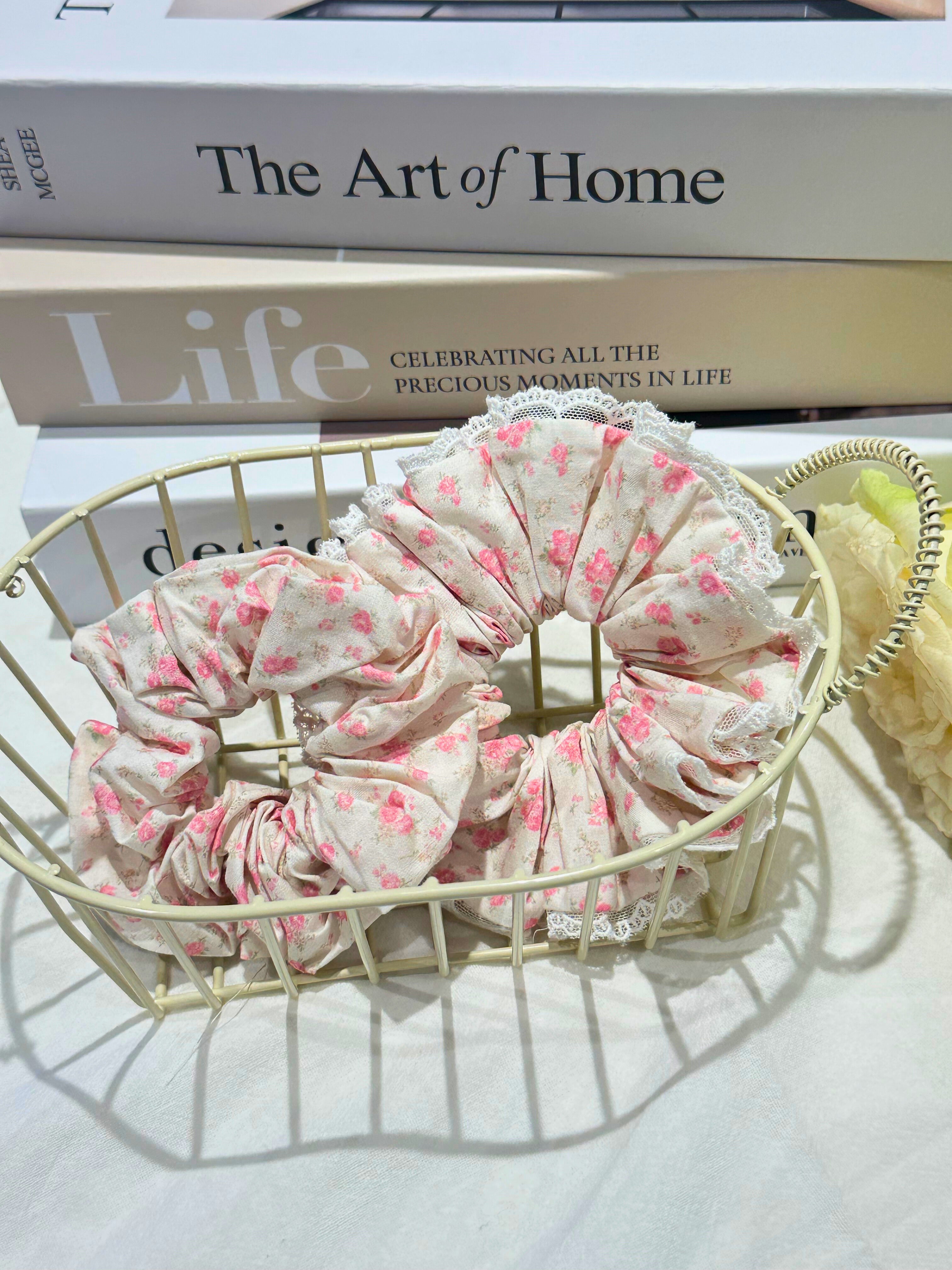 Valentina Lace Scrunchies