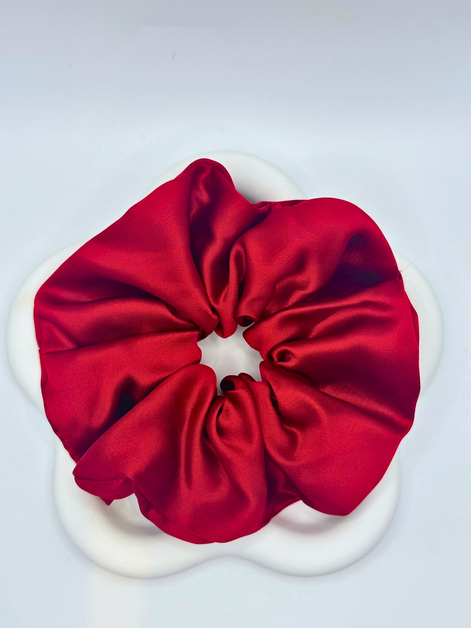 Large Dalia Mulberry Silk Scrunchies