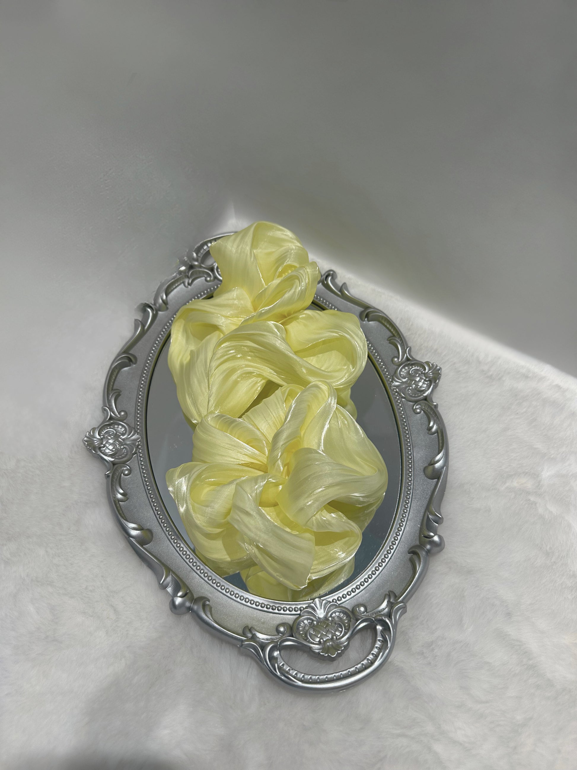 Chouchous en organza jaune vif
