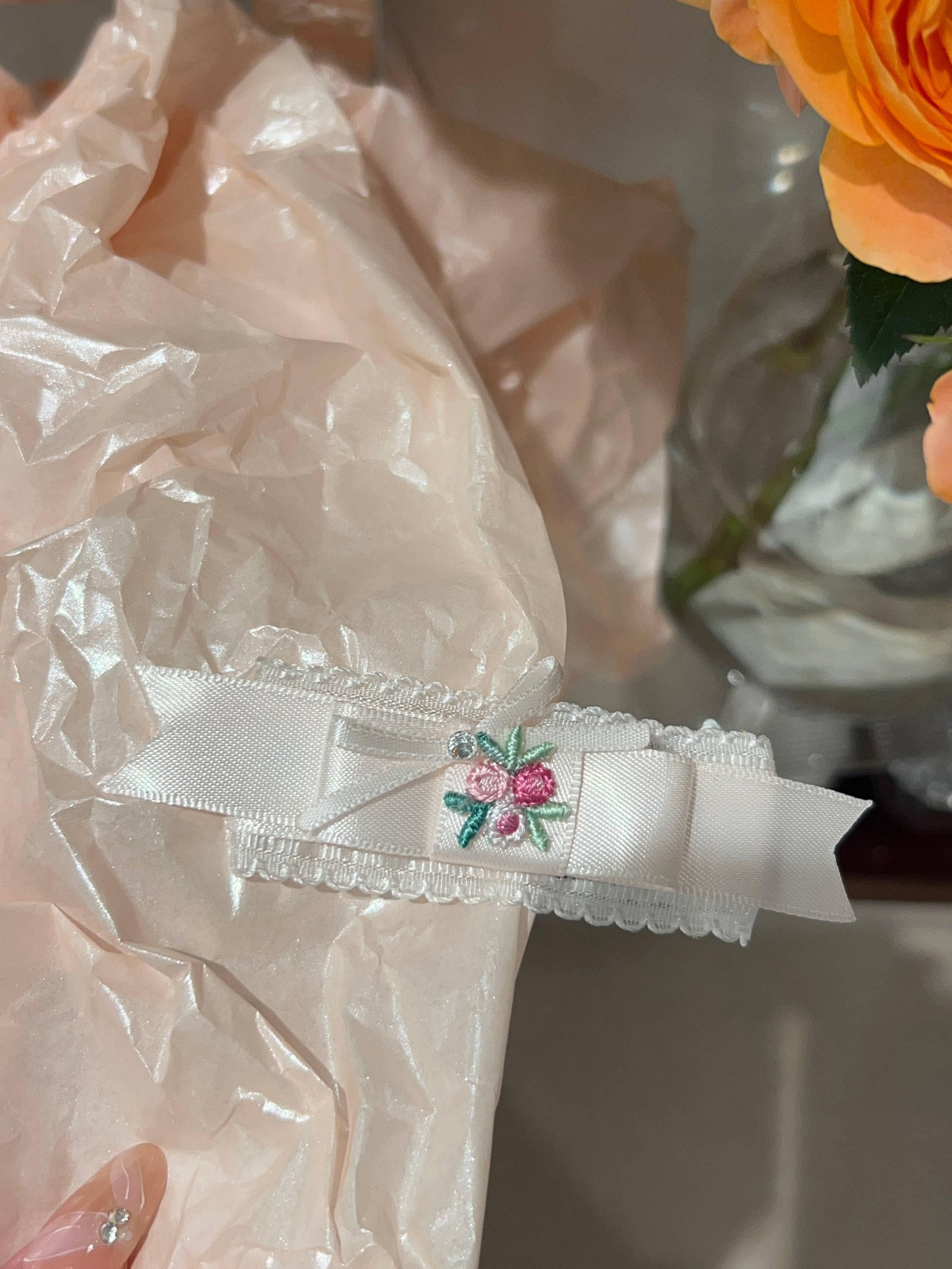 Hibiscus Embroidery Lace Flat Bow