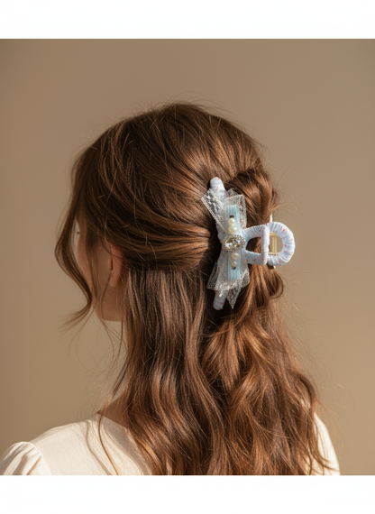 Pince à cheveux Jessie en dentelle florale ornée de bijoux