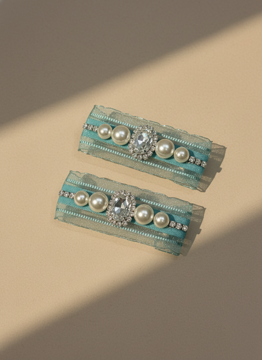 Avril Organza Clip