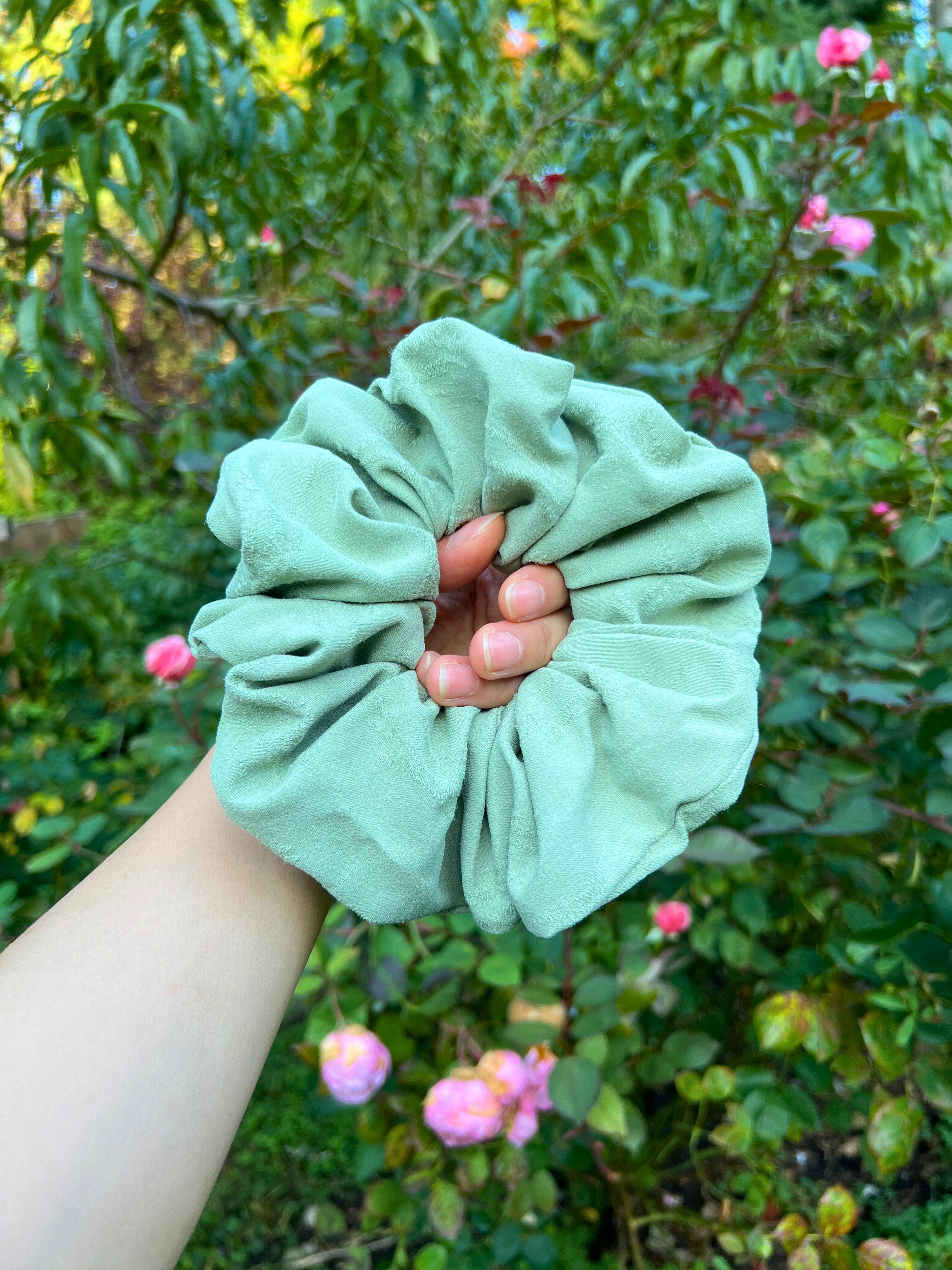 Guanle Distressed Scrunchie
