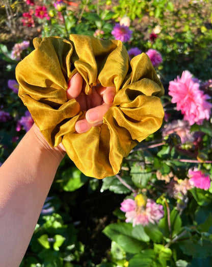XL Golden Xiang Yun Sha Scrunchies