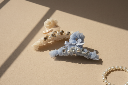 Pince à cheveux en organza ornée de bijoux