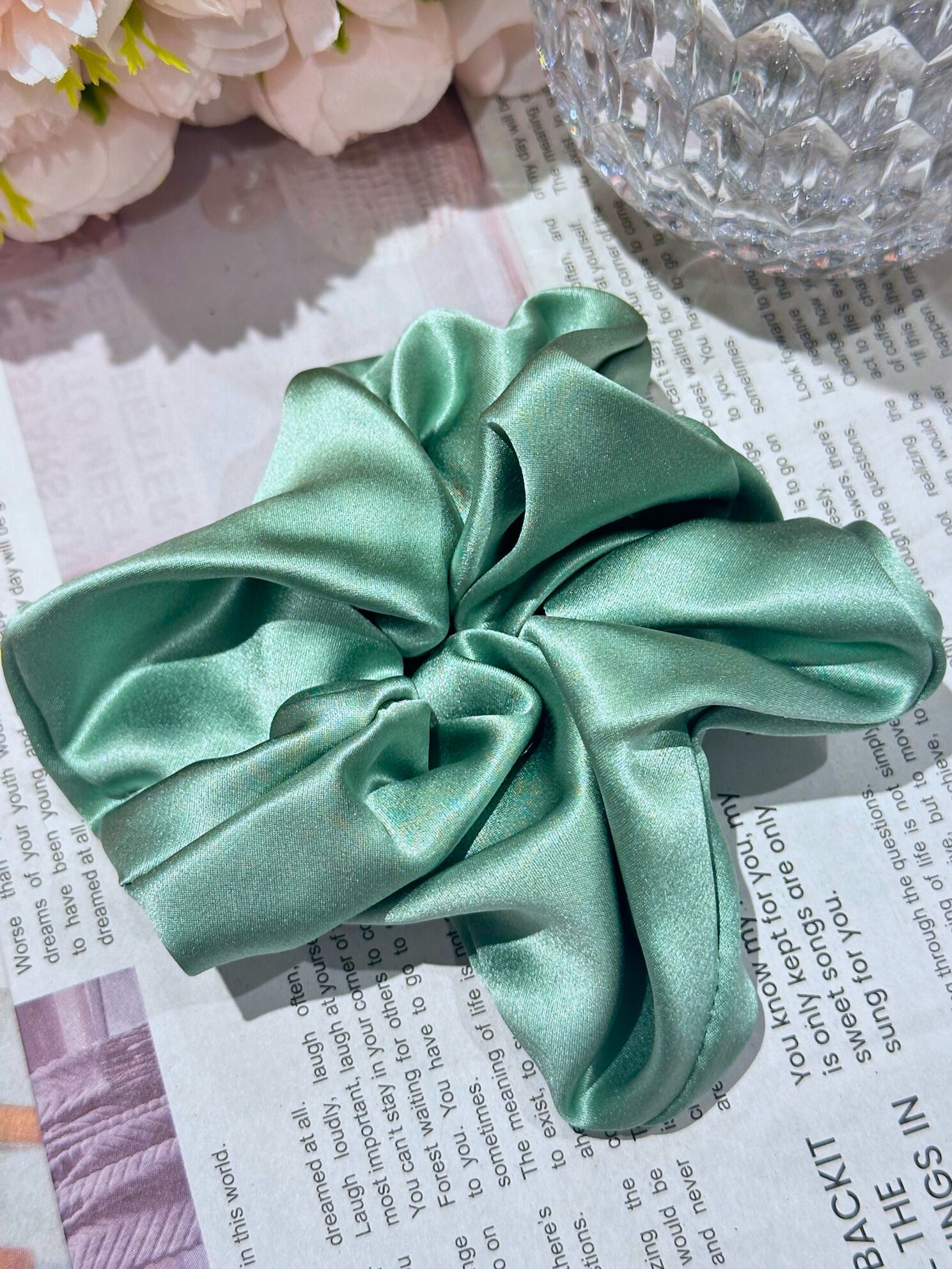 Large Dalia Mulberry Silk Scrunchies