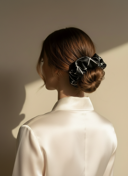 XL Noir Linear Scrunchie