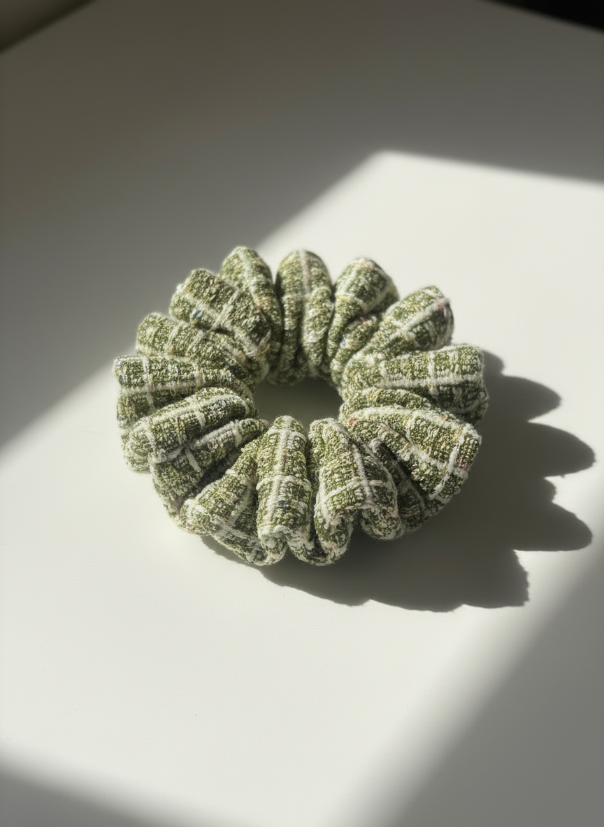 Medium Verde Mousse Scrunchie