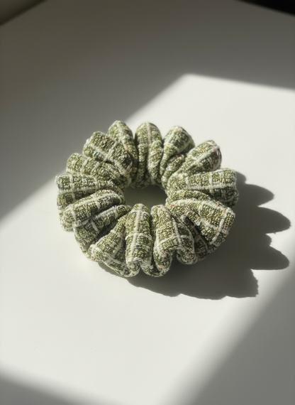 Medium Verde Mousse Scrunchie