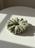 Medium Verde Mousse Scrunchie