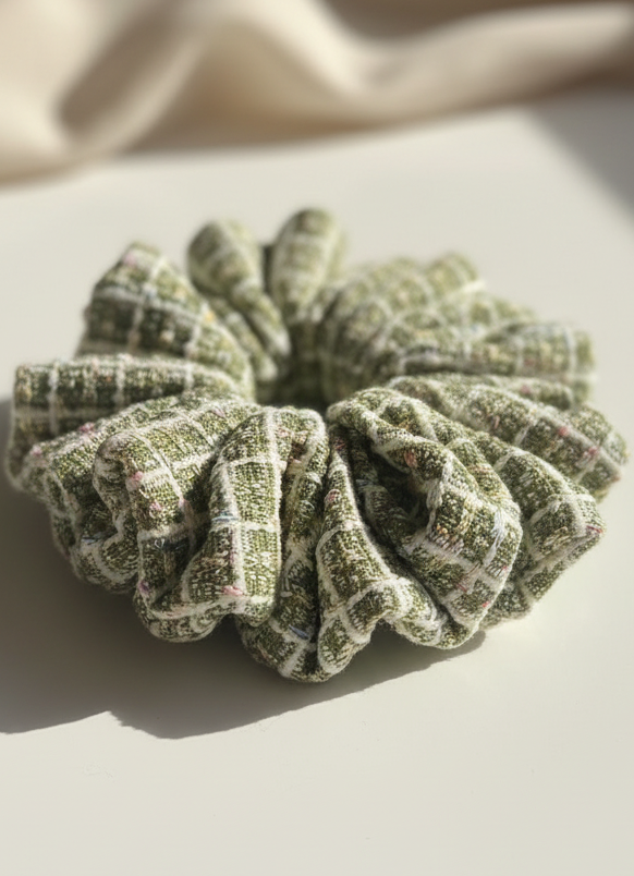Large Verde Mousse Scrunchie