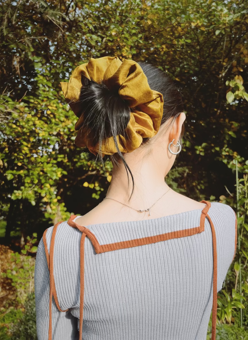 XL Golden Xiang Sun Sha Scrunchies