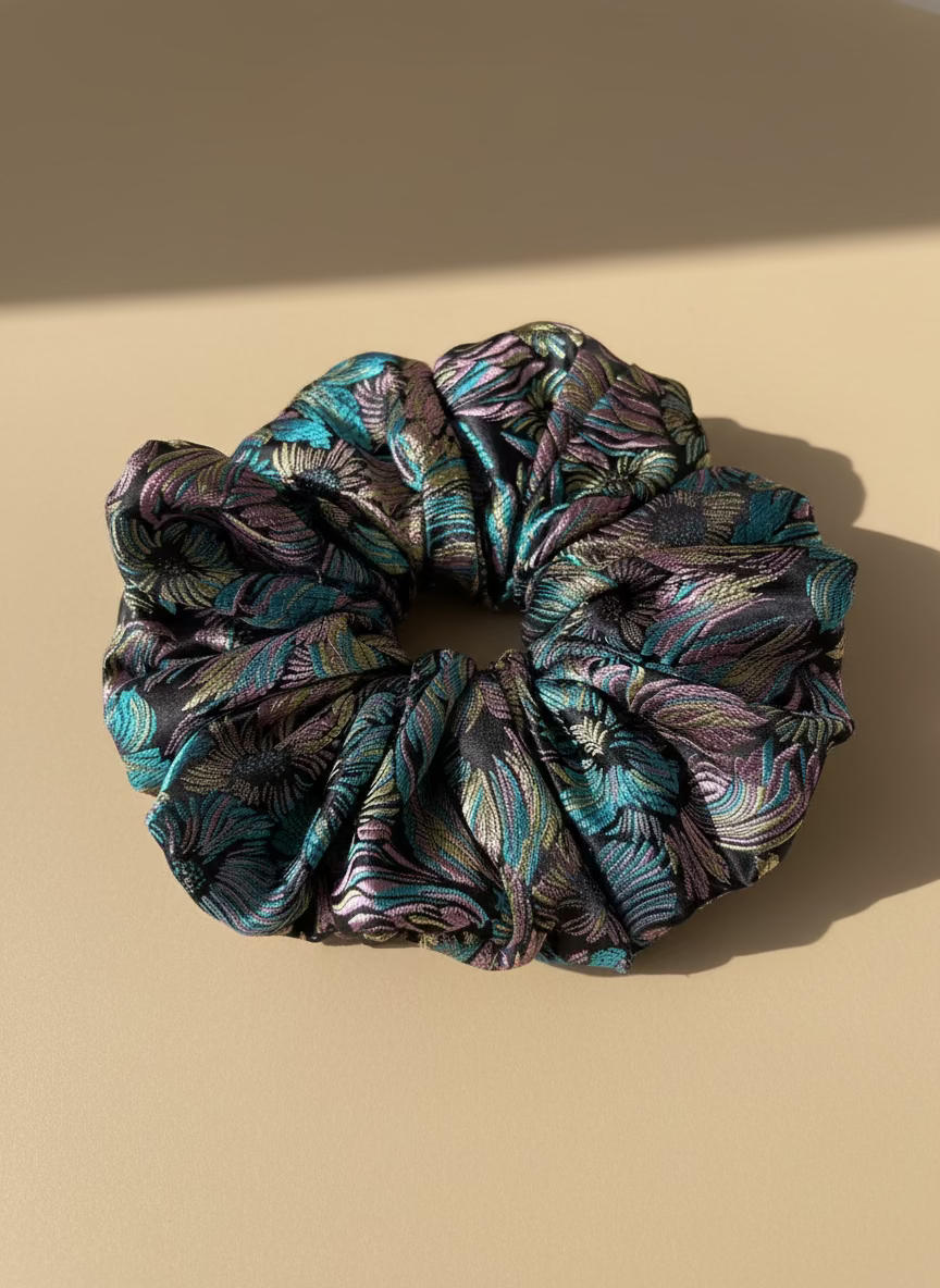 XL Chrysanthemum Scrunchie