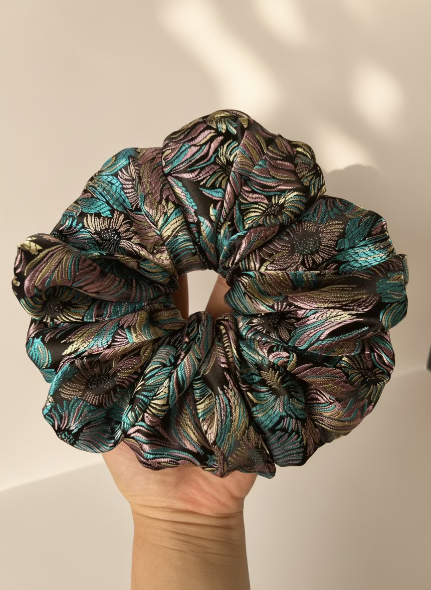 XL Chrysanthemum Scrunchie