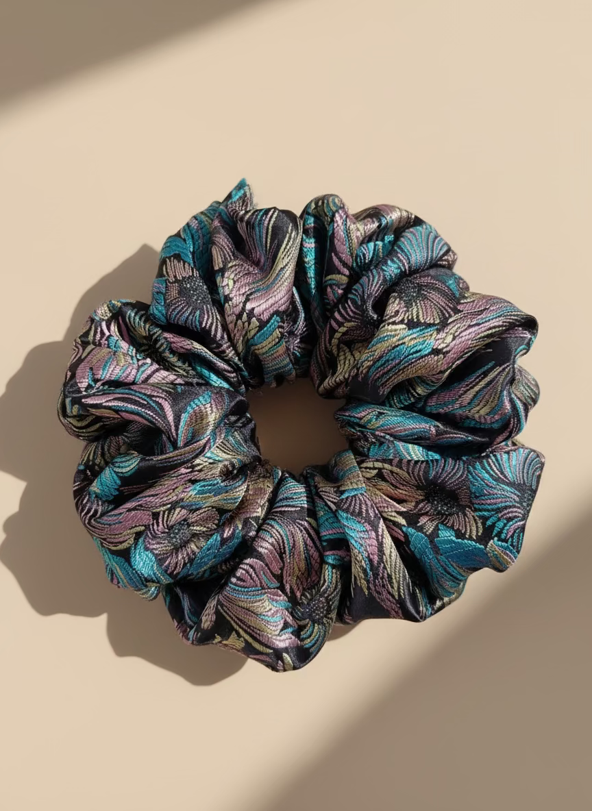 XL Chrysanthemum Scrunchie