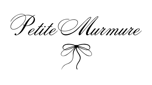Logo of 'Petite Murmure' with a decorative bow on a white background