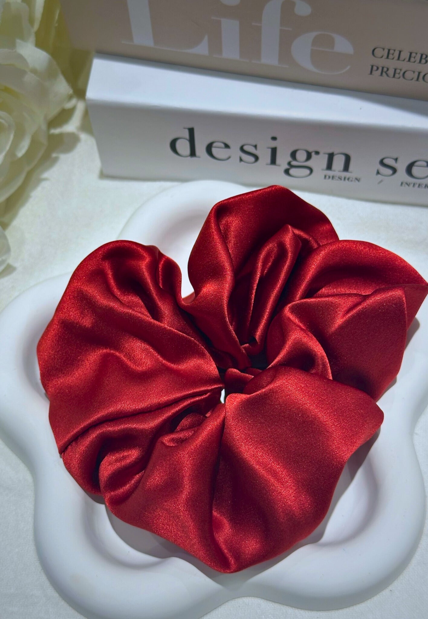 Large Dalia Mulberry Silk Scrunchies