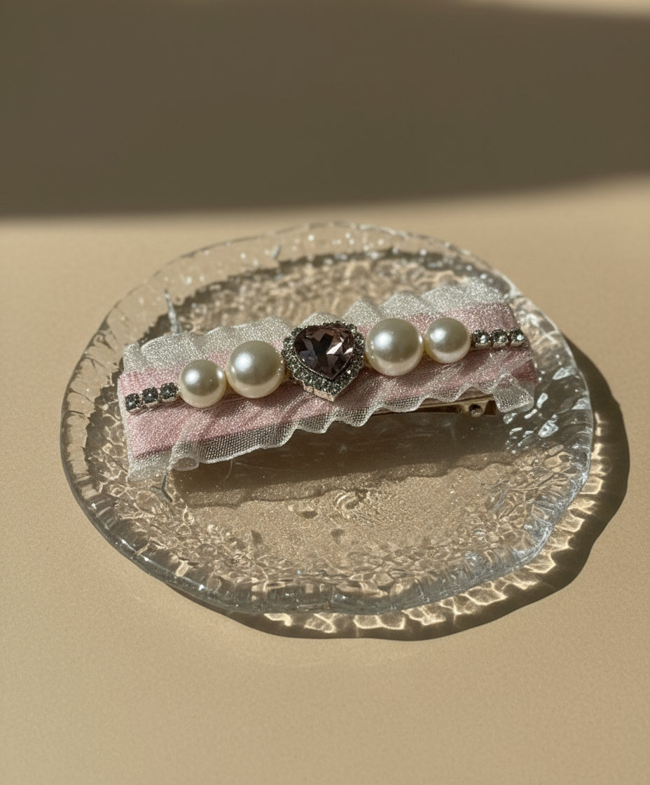 Avril Organza Clip