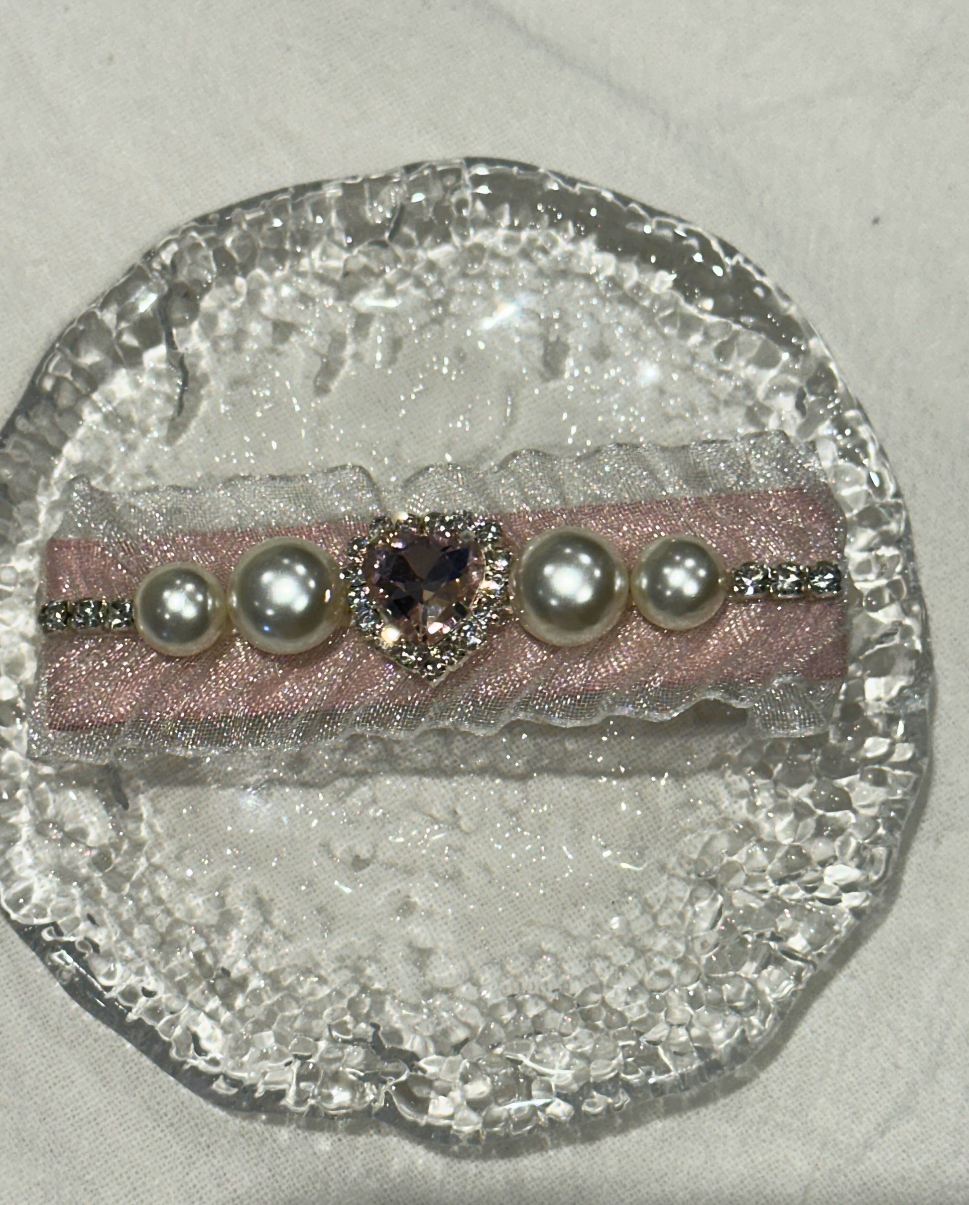 Avril Organza Clip