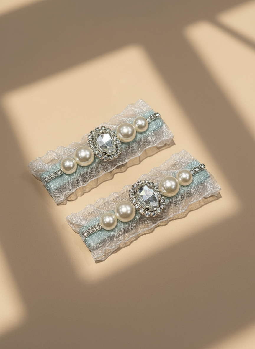 Avril Organza Clip