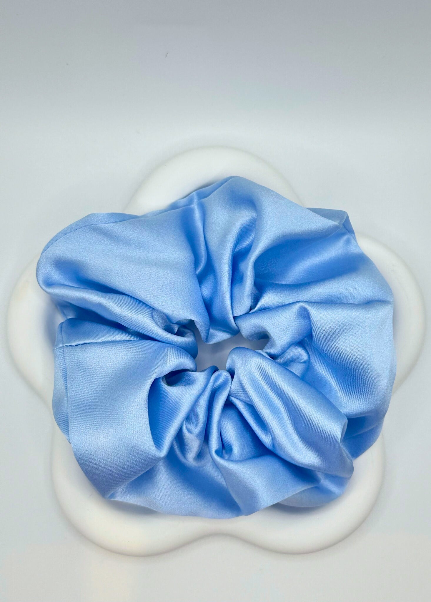 Large Dalia Mulberry Silk Scrunchies