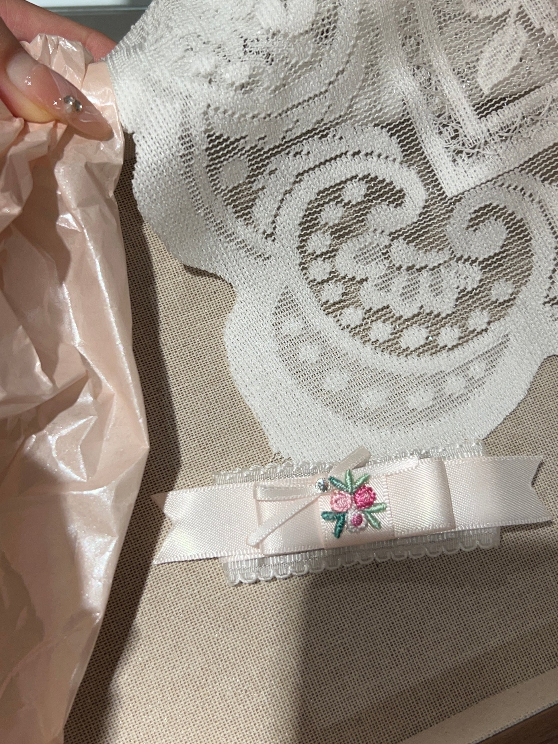 Hibiscus Embroidery Lace Flat Bow