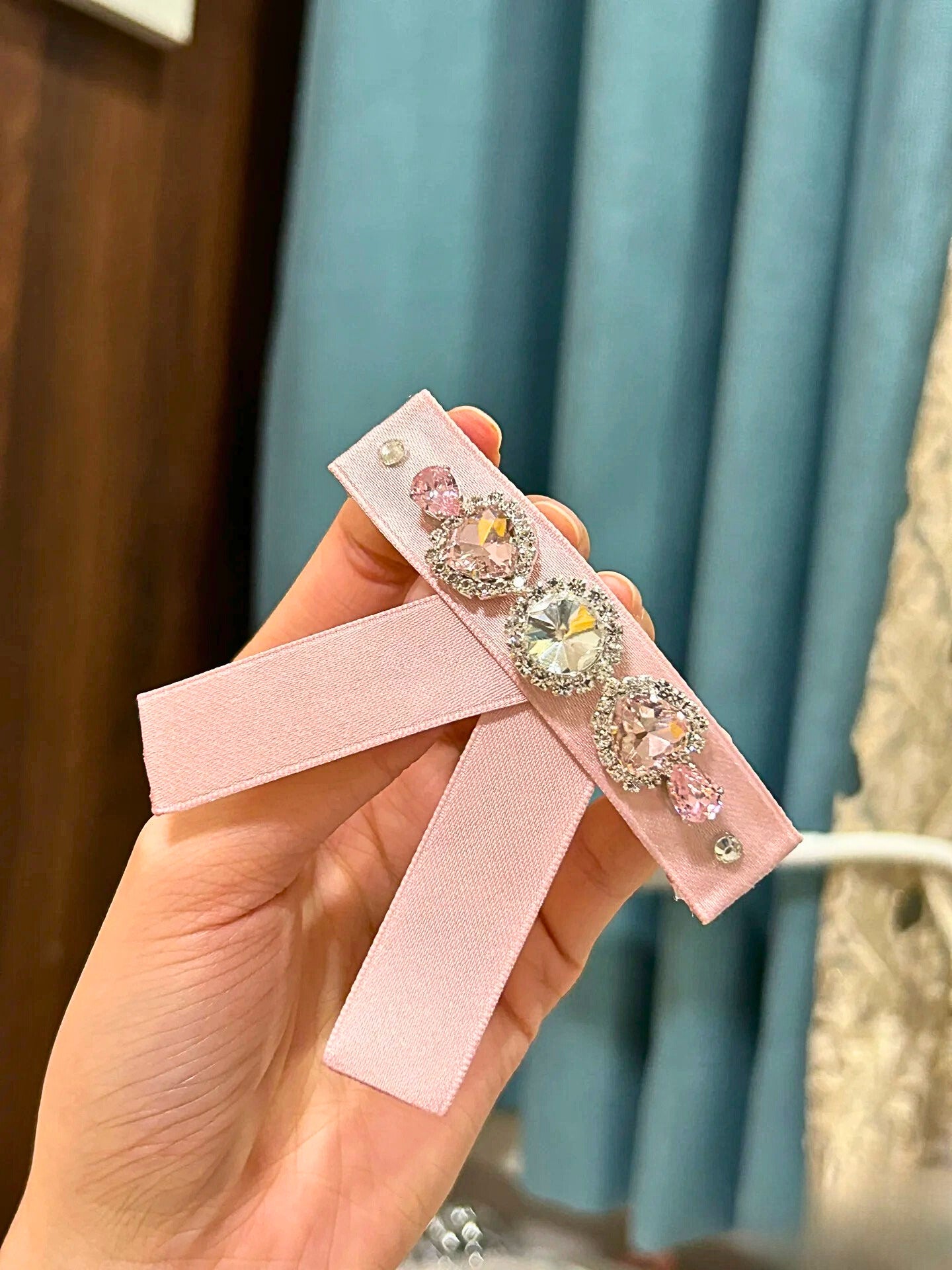 Nœud plat orné de bijoux Zoey Cœur