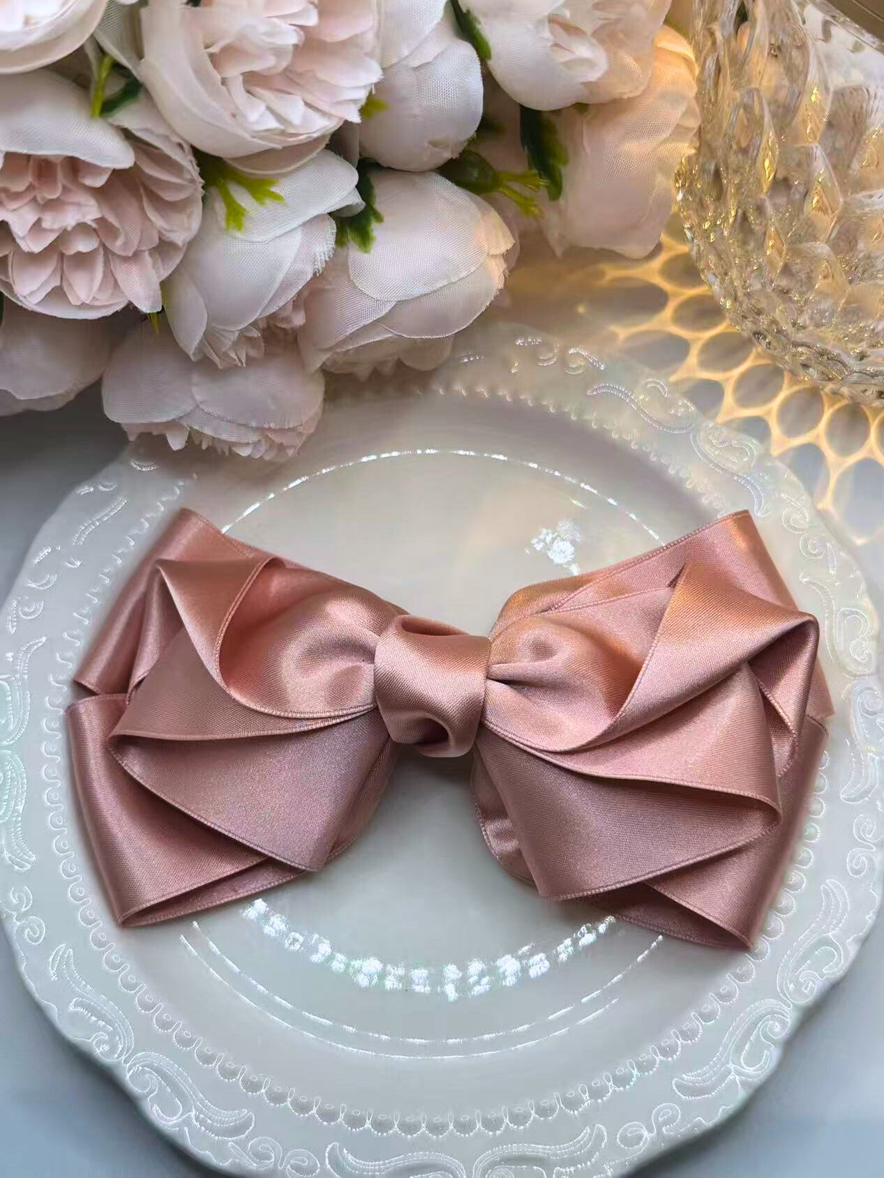 Reese Layered Medium Bow Clip