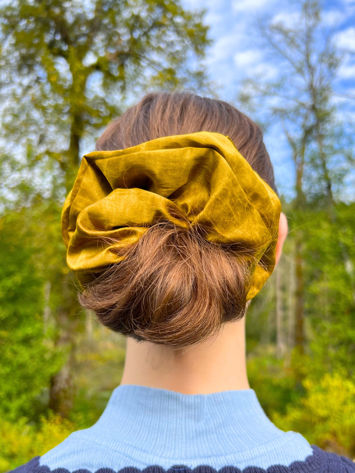XL Golden Xiang Yun Sha Scrunchies