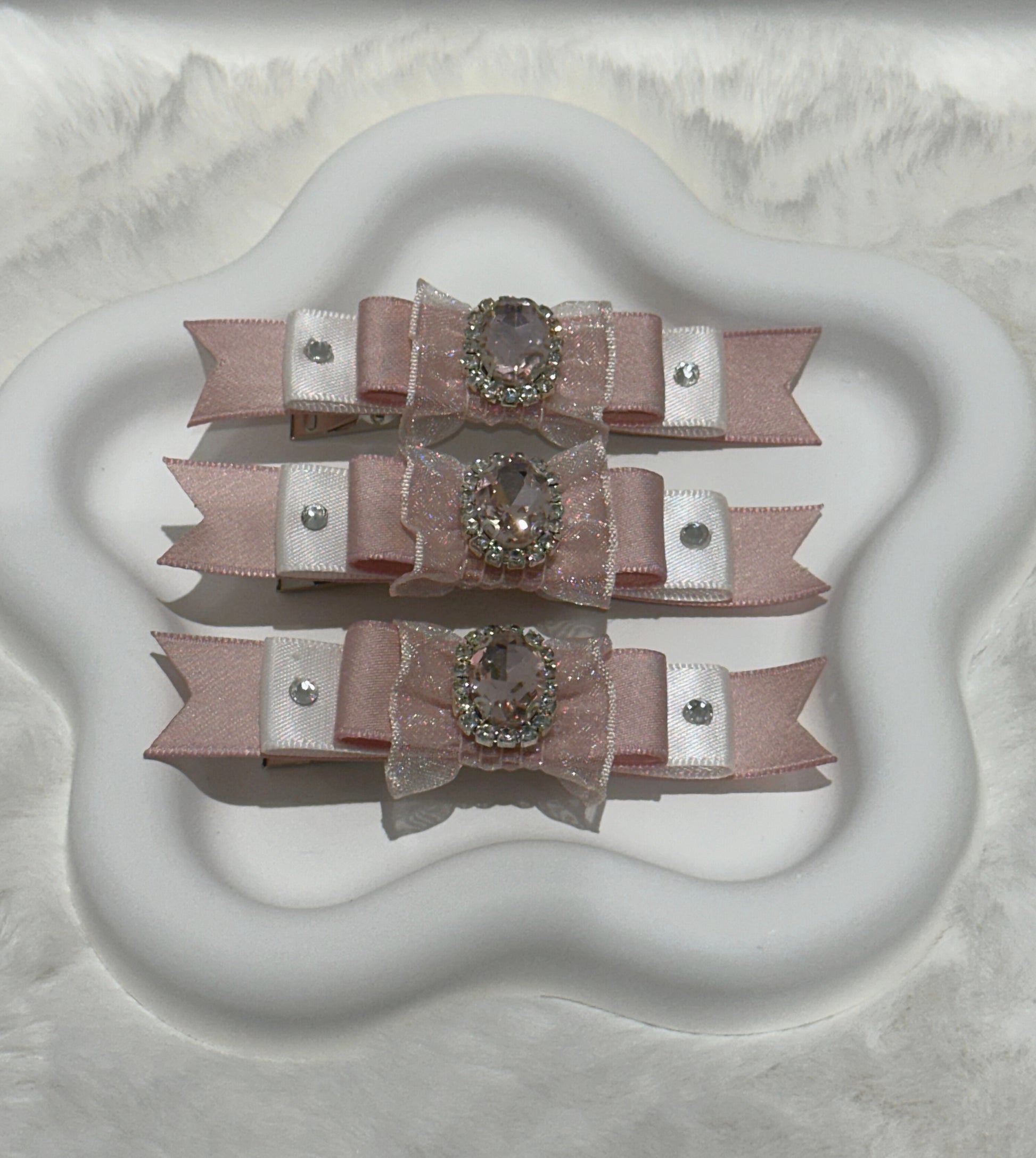 Rosé 2 Tone Bejewelled Bow Hair Clip