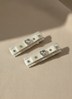 Betty Hearted Flat Bow